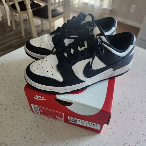 Women's Nike dunk low - Picture 1 of 4
